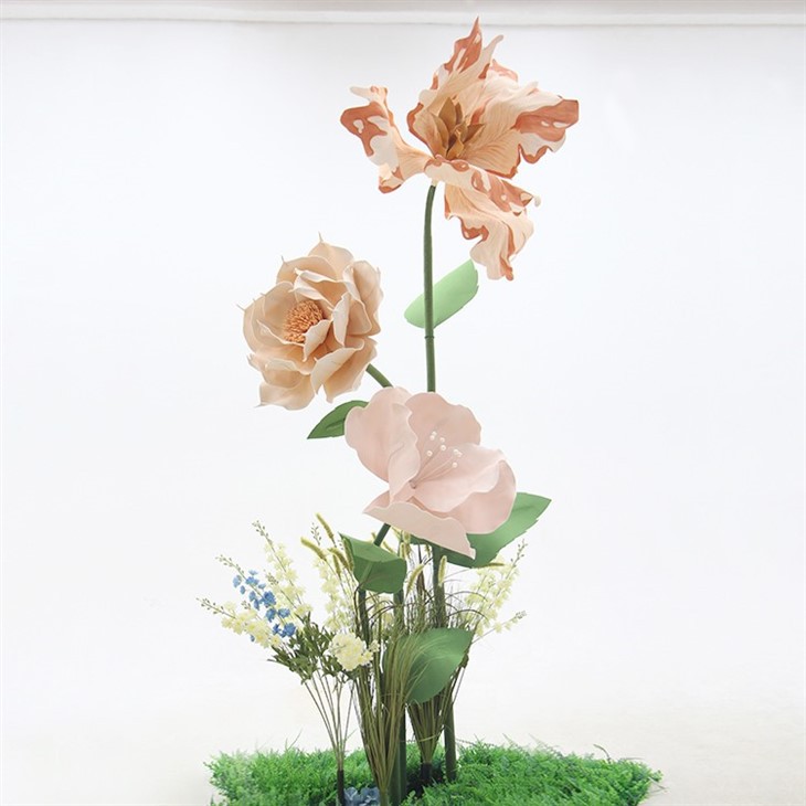 Combinazione di fiori di carta in schiuma gigante